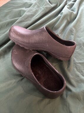 Birkenstock Black Closed-Toe Slip-On Clogs for Women